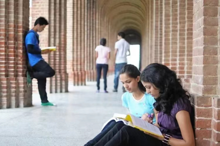 耶鲁大学发布近6年EA阶段录取数据！脆拒率却翻了3倍，飙升67%