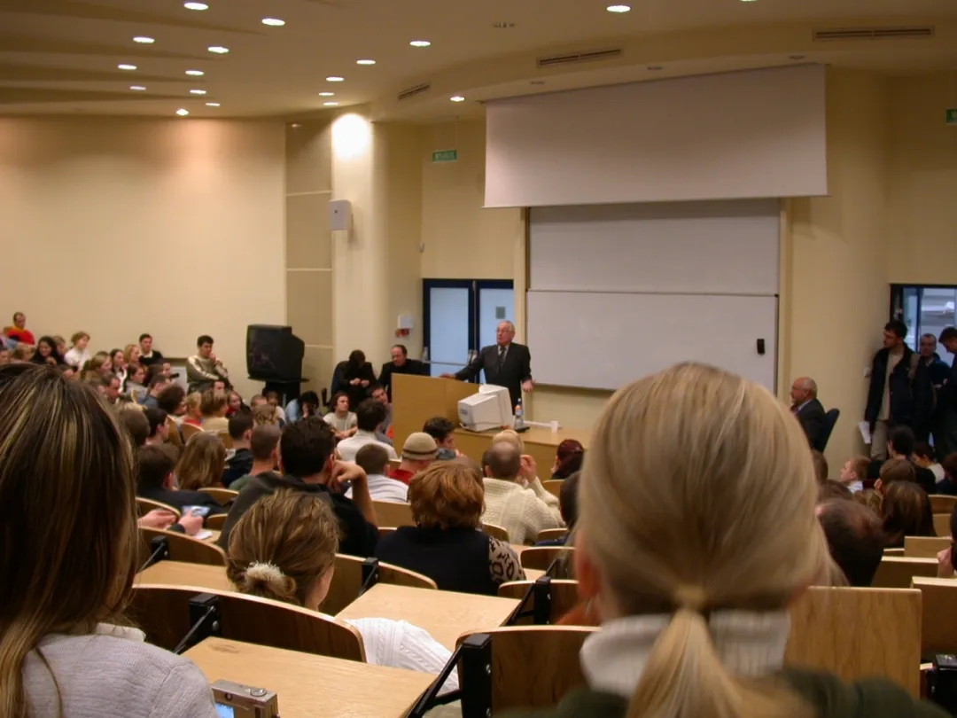 普高留学案例 | 英国预科 → 加拿大国际大一 → 多大研究生