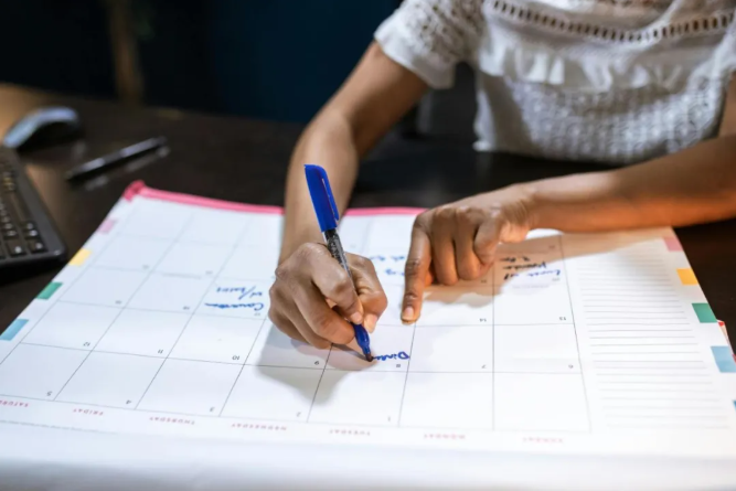 取消长暑假？冬季冠军赛Junior即兴辩论第一轮备稿辩题解析！